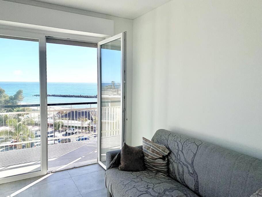 10 Min. Da Sanremo Appartamento Vista Mare Taggia Ngoại thất bức ảnh